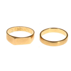 Alliance et petite chevalière en or jaun