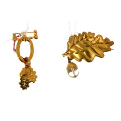 Ines de la Fressange - Deux broches form