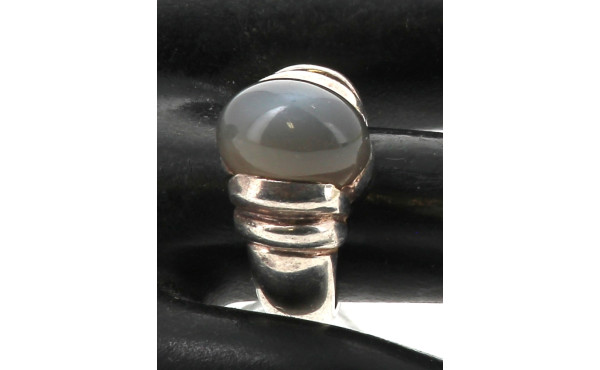 Bague en argent, poinçon minerve, sertie