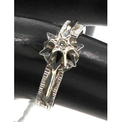 Bague en or gris 18 cts, poinçon tête d'