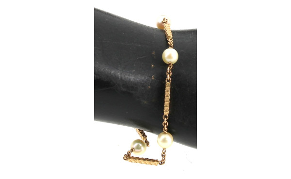 Bracelet ligne en or jaune 18 cts et 5 p