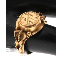 Chevalière en or jaune 18 cts, poinçon t