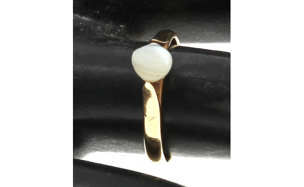 Bague en or jaune 18 cts, non poinçonnée