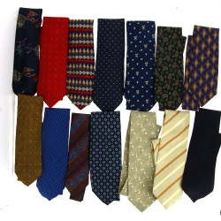 Lot de 14 cravates en soie