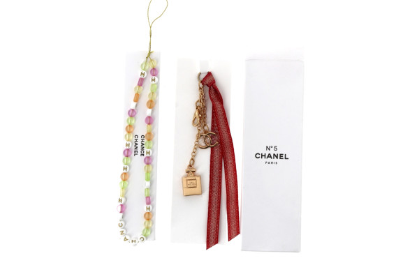 CHANEL N°5 - Porte-clé : on y joint un b