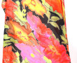 Carré en soie peinte colorée