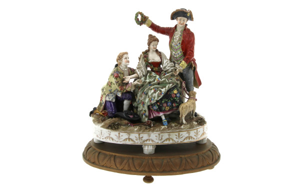Groupe galant, sujet en porcelaine polyc