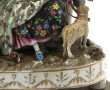 Groupe galant, sujet en porcelaine polyc