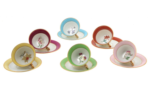 6 tasses à moka et 6 sous-tasses en porc