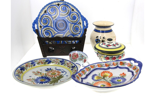 QUIMPER - Lot comprenant : un plat rond 