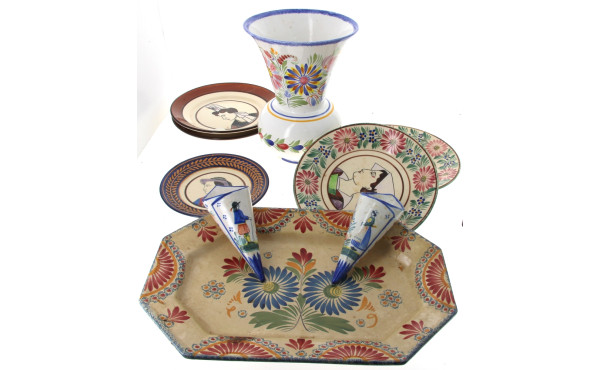 Lot de faïences de Quimper : un vase (éc