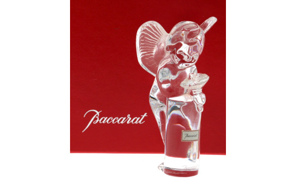 BACCARAT - Angelot en cristal, signé, H 