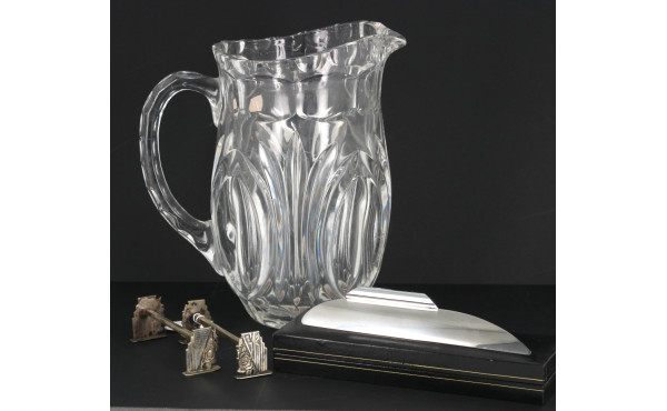 Broc à eau en verre moulé, H 20 cm : on 