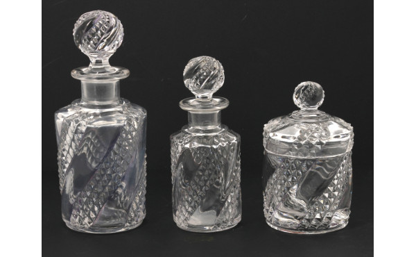 BACCARAT - Deux flacons et une boîte de 