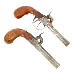 Lot de deux pistolets coup de poing à pe