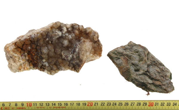 Lot comprenant un bloc de cristaux L 18 