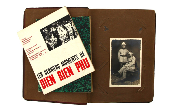 Album de photos et cartes postales d'un 