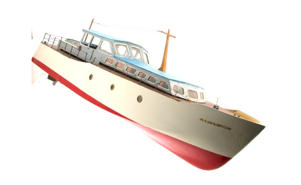 Maquette de vedette en bois motorisée L.