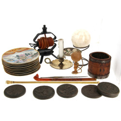 Lot de bibelots divers : petit bilboquet