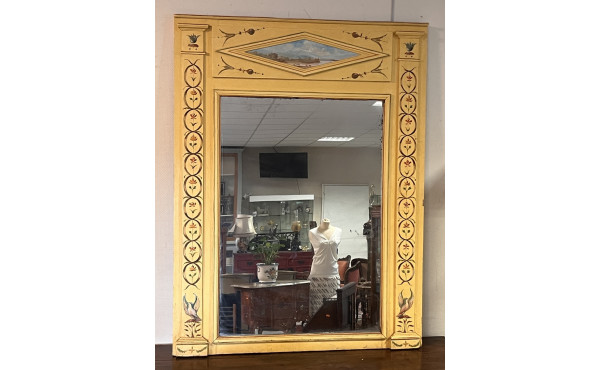 Trumeau ancien en bois peint sur fond ja