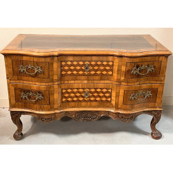 Commode en marqueterie de noyer, prunier