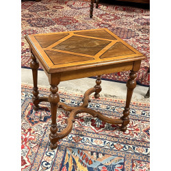 Petite table basse en merisier à entreto