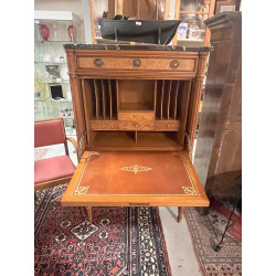 Secrétaire de style Louis XVI en placage