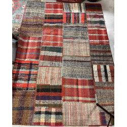 Beau tapis turc en laine dans les tons r