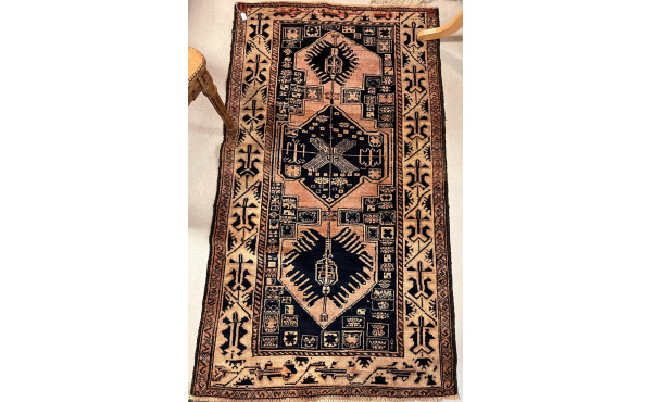 Petit tapis d'Orient en laine points nou