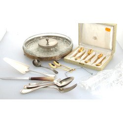 Lot divers comprenant 6 cuillères à moka