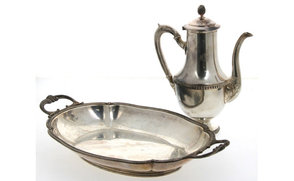 Verseuse et bannette en métal argenté dé