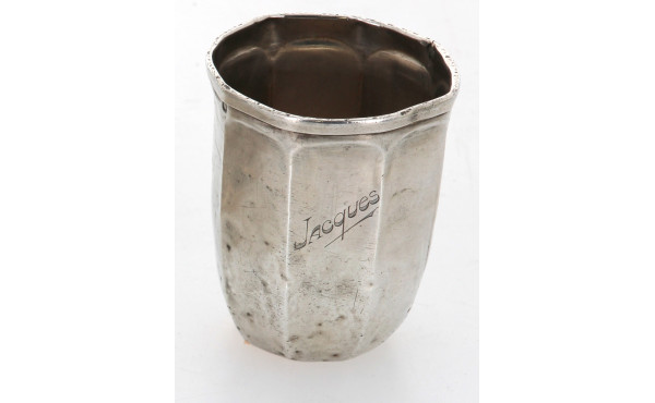 Timbale en argent, poinçon minerve, grav