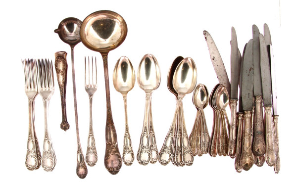 ERCUIS - Ménagère en métal argenté décor