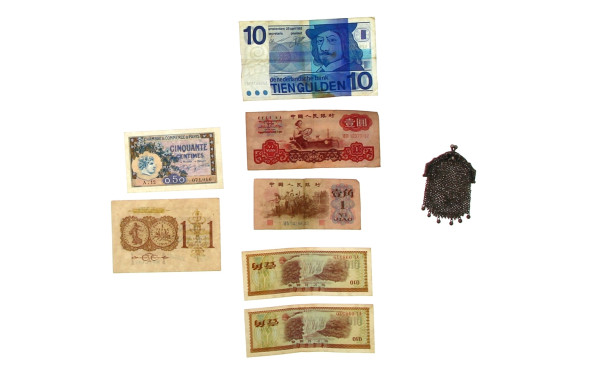 Petit porte-monnaie en argent et maille 