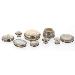 Lot de bouchons, couvercles et cerclage,