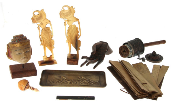 Lot comprenant un livre de prières en bo