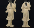 Paire de statuettes féminines en ivoire 