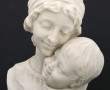 "Femme et son enfant" buste en résine d'