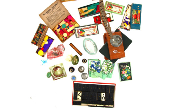 Lot de divers bibelots : encrier en étai