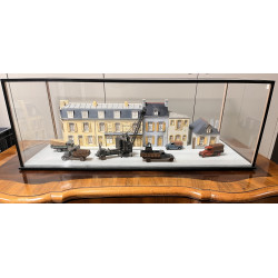 QUIMPER - Diorama sous vitrine en verre 