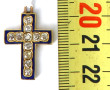 Pendentif croix en or jaune 18 cts, sert