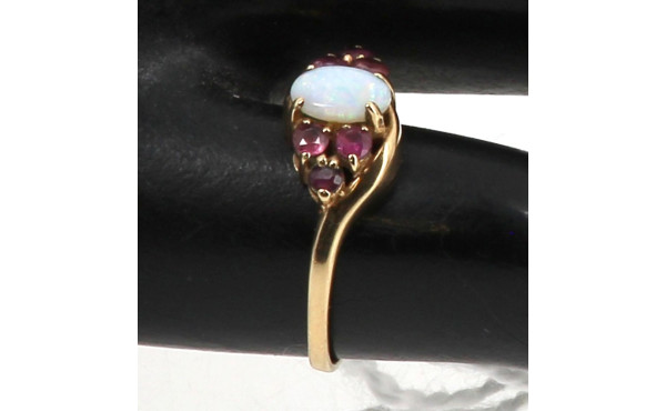 Bague en or jaune 14 cts, sertie d'un ca