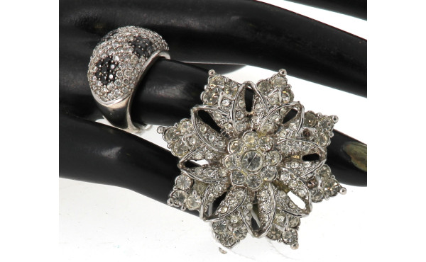 Bague jonc moderne en argent et strass, 