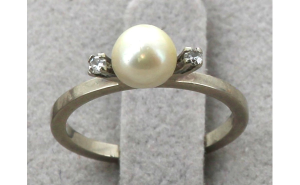 Bague en or gris 18 cts, poinçon tête d'