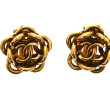 CHANEL - Paire de clips d'oreilles en fo