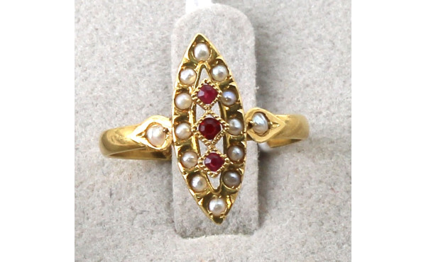 Bague ancienne forme marquise en or jaun