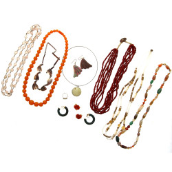 Lot de bijoux fantaisie : parure en nacr