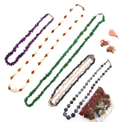 Lot de 5 colliers en pierres (améthyste,