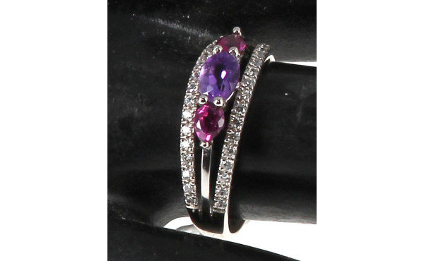 Bague en or gris 375ème, sertie d'une am