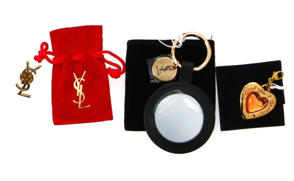 YVES SAINT LAURENT - Pendentif cœur en m